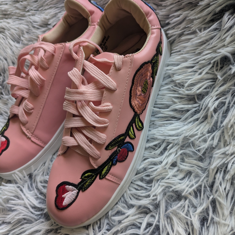 Chase + Chloe Pink Embroidery Heart & Floral Lace-Up Sneakers - Picture 2 of 8
